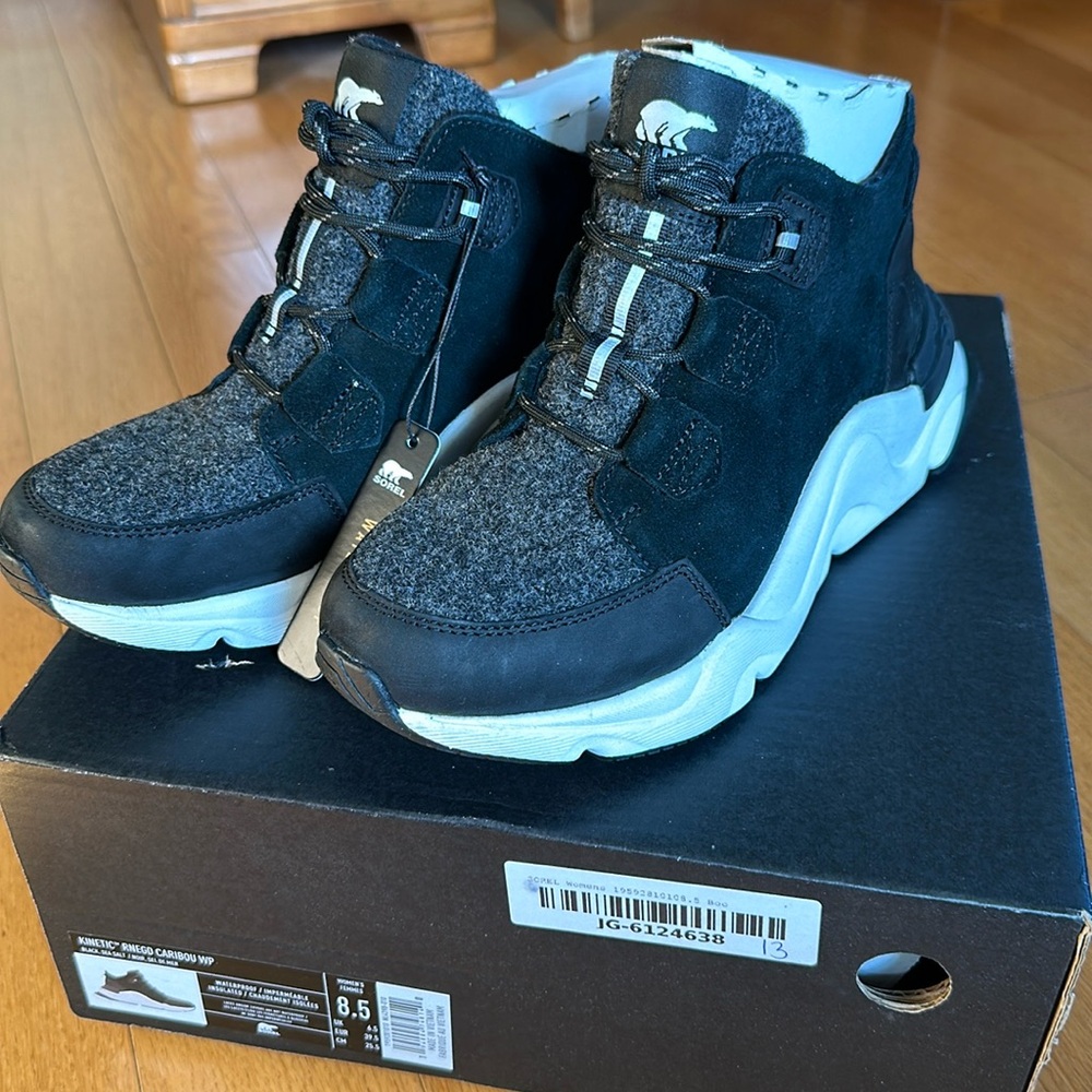 NWT Sorel Women's Kinetic RNGD Caribou Boot — Waterproof Leather w/original box.
